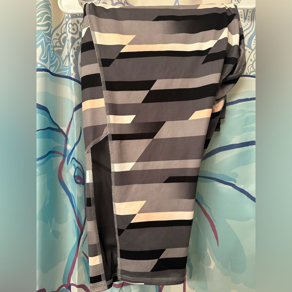 Cato Striped Athletic Capri Leggings Mesh Insert size 26 28